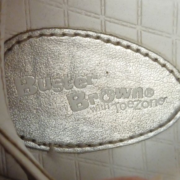 4/$30 White Floral Faux-Leather Sandals - Size 3 (Girl) - Picture 5 of 8